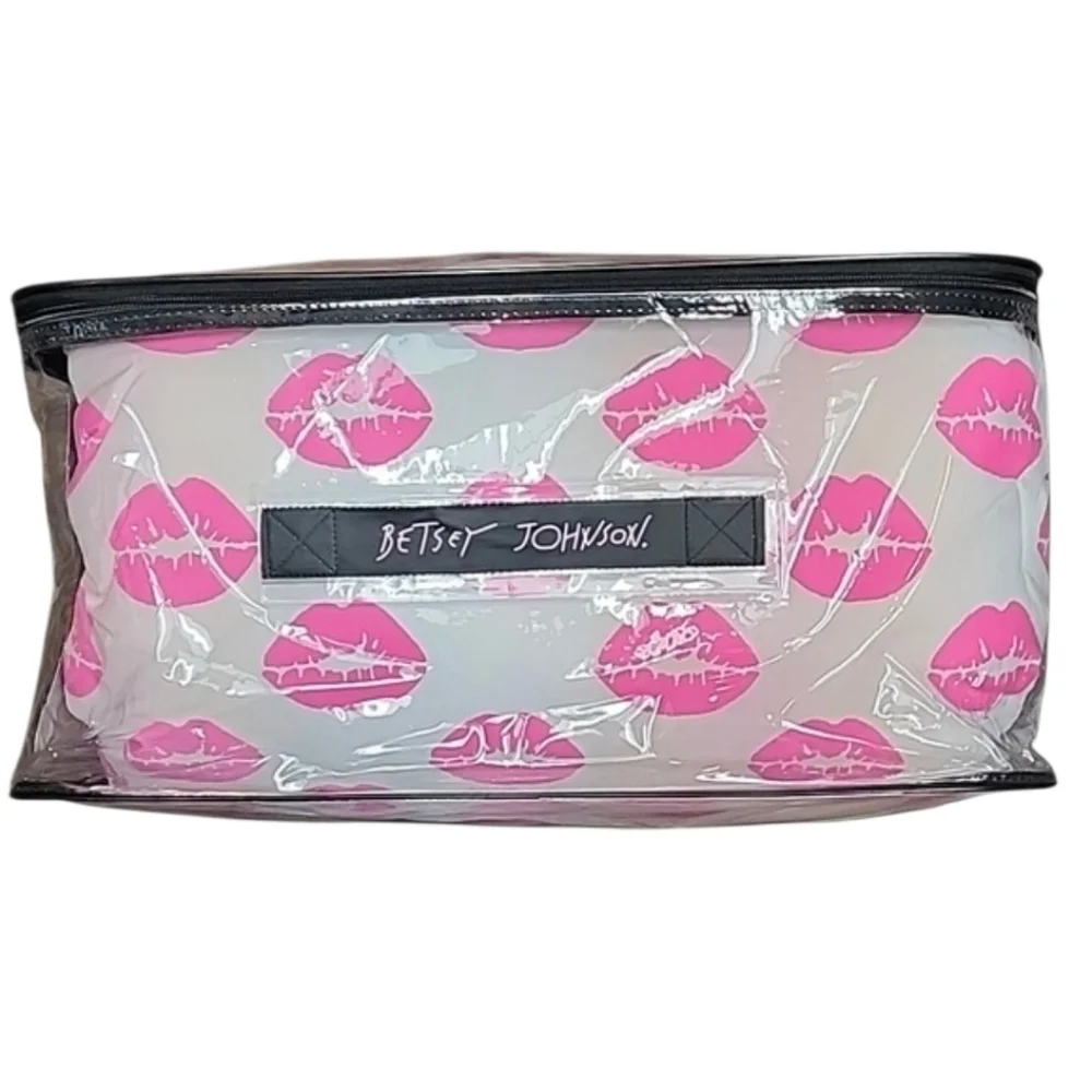 Betsey Johnson 6 Piece Bed In A Bag Pink Lip Print & Hearts Twin Bed Set NWT